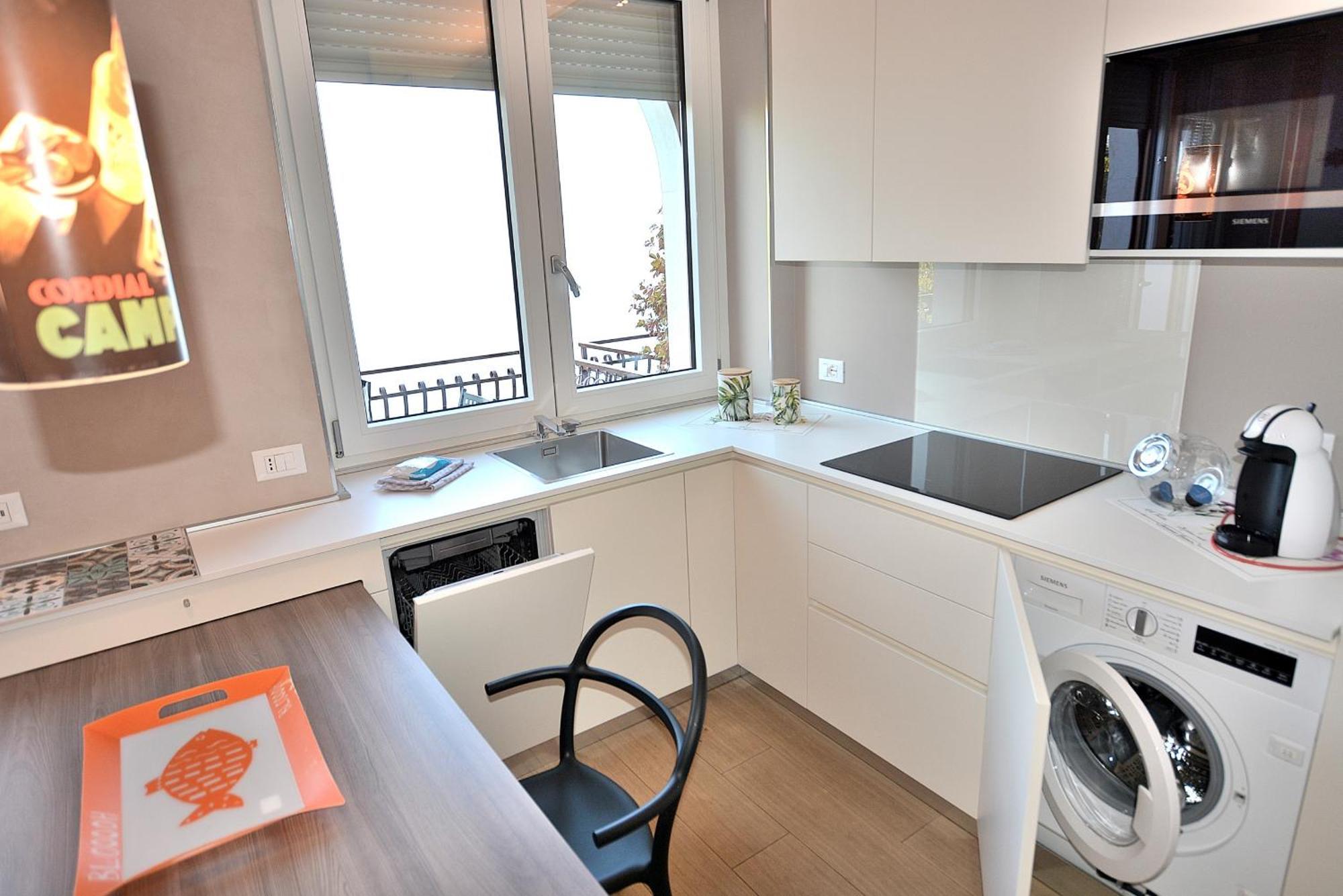 Leonardo Walsh Apartment With Lake View Torri Del Benaco Εξωτερικό φωτογραφία