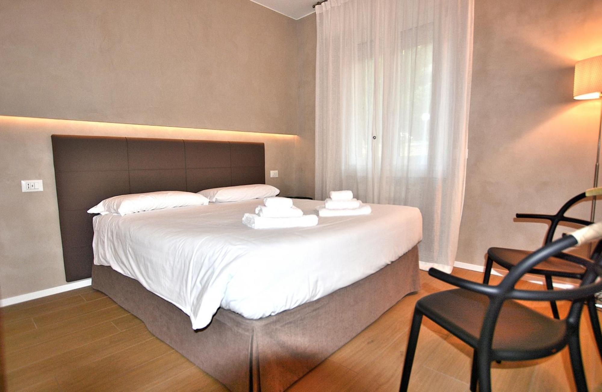 Leonardo Walsh Apartment With Lake View Torri Del Benaco Εξωτερικό φωτογραφία