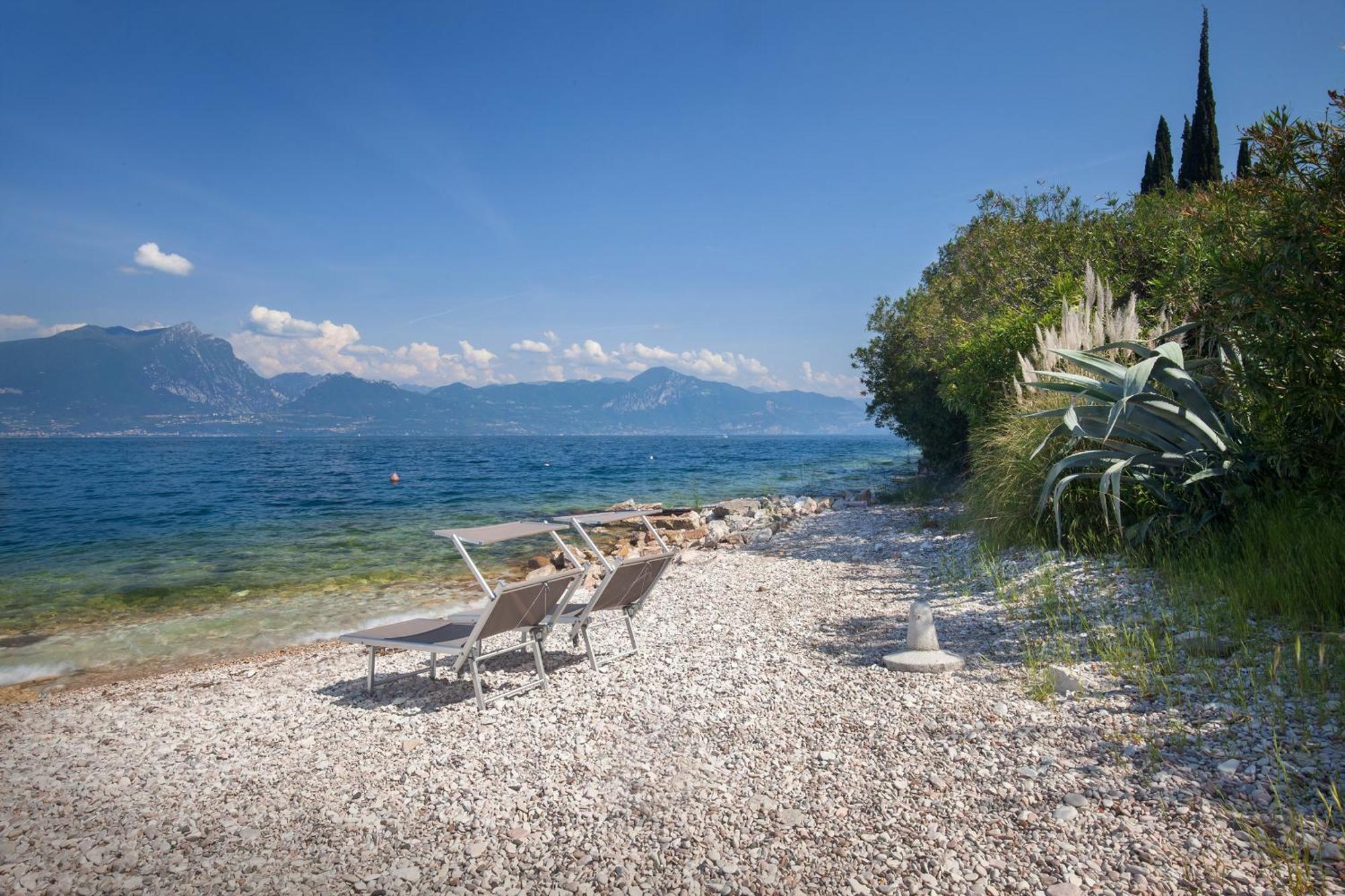 Leonardo Walsh Apartment With Lake View Torri Del Benaco Εξωτερικό φωτογραφία